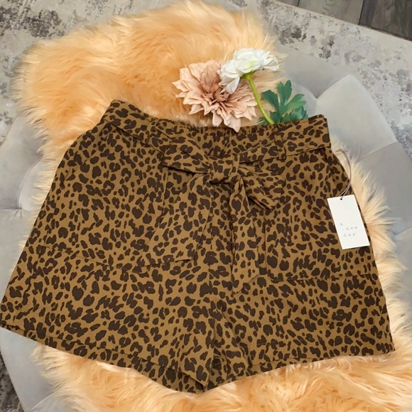 a new day Pants - PRICE FIRM! NEW! Leopard Print Bow Tie Waist Shorts